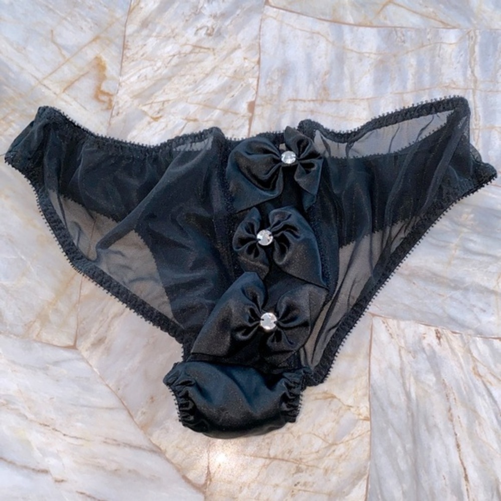 Victoria's‎ Secret Women's Sexy Things Bridal Cheekini Panty XSmall Black